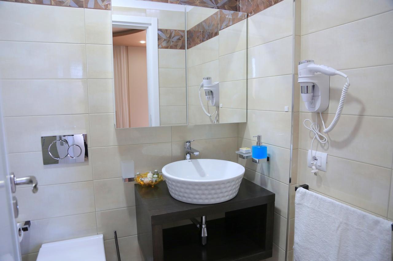 Nomelia Residence B&B Влёра Экстерьер фото